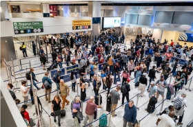 Airlines cancel hundreds of flights Friday as shutdown stretches on