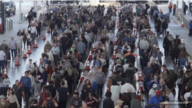 Trump says hell sign order directing DHS to pay TSA workers as shutdown drags on